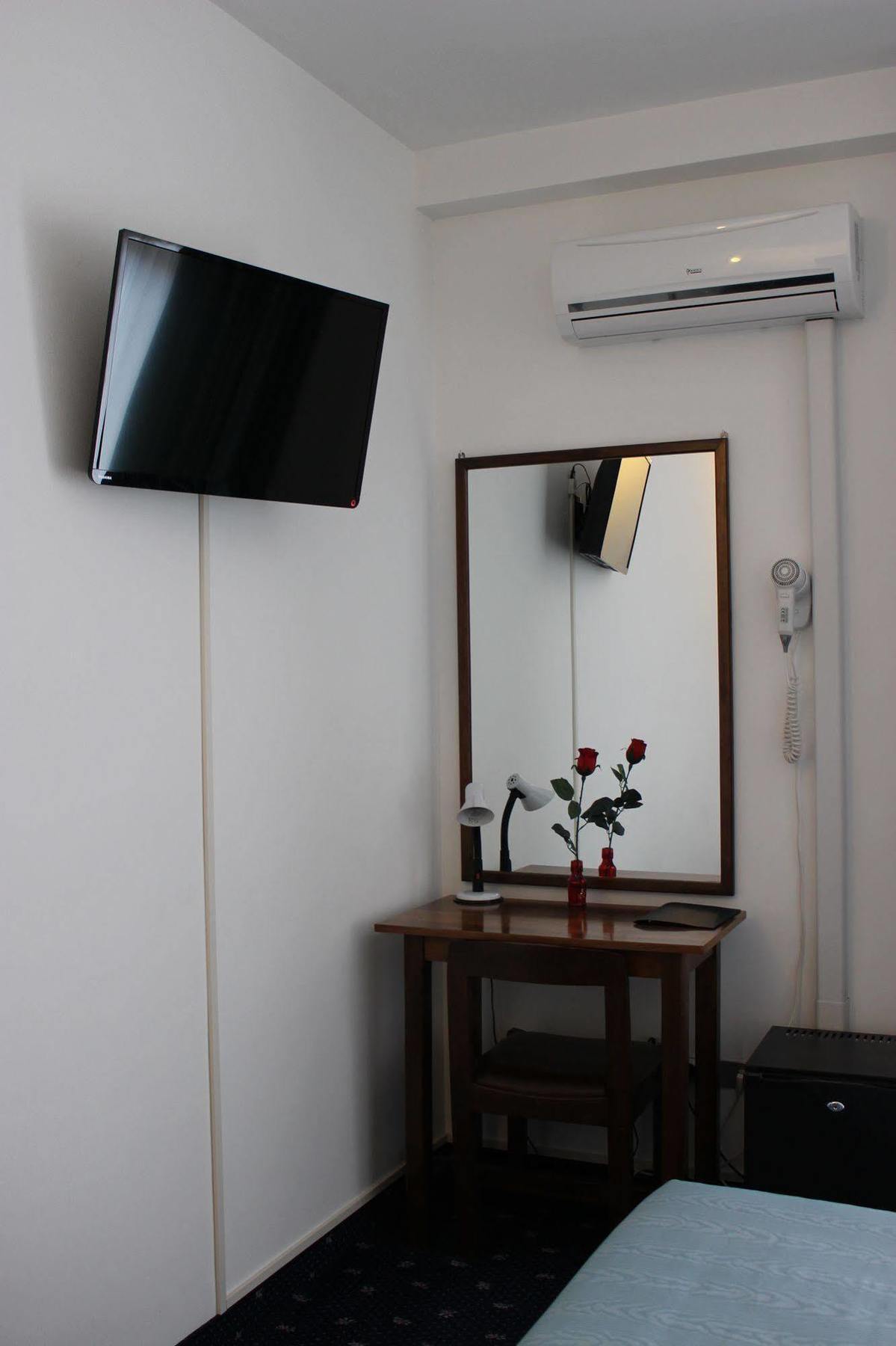Hotel Pinolo กุบบีโอ ภายนอก รูปภาพ